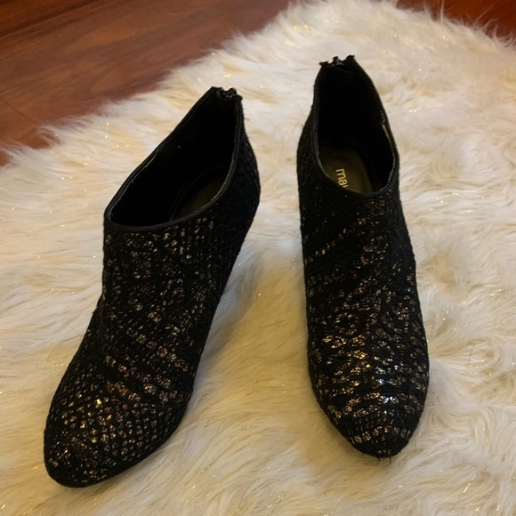 Shoes - Picture 3 of 5